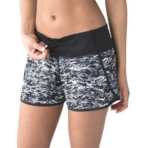 Lululemon Run times Women's Black and White Patterned Shorts size 4